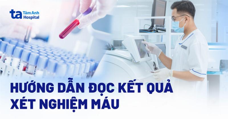 Bac si dang giai thich y nghia ket qua xet nghiem mau co chi so mono bat thuong
